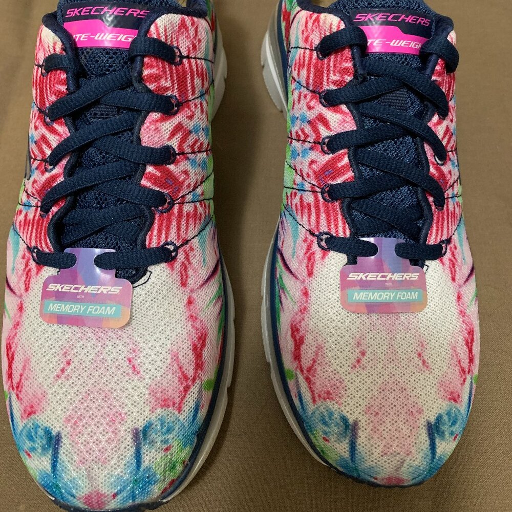 Skechers Spring Essential Navy/Multi Womens size 9